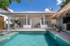 LUXURY SINGLE ROOM GUESTHOUSE WITH SHARED POOL & BREAKFAST INCLUDED - The Hepburn Seminyak